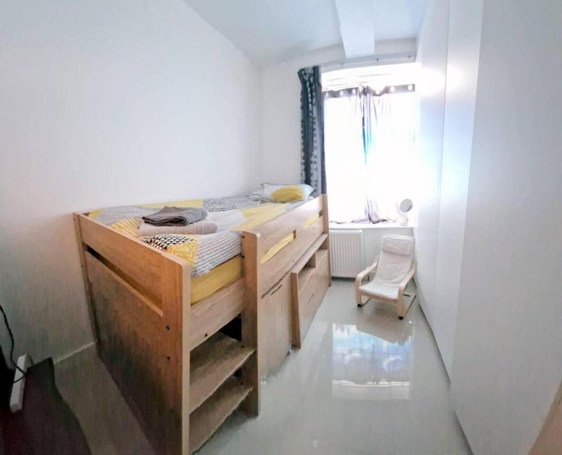 Modern 3-Bed House In Surrey Quays Villa ลอนดอน ภายนอก รูปภาพ